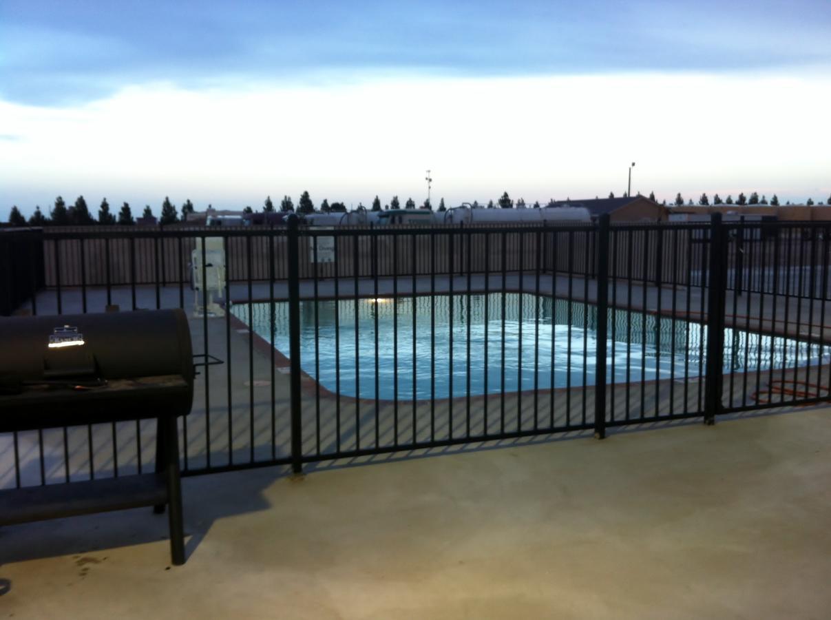 Southern Inn And Suites Kermit Exteriör bild